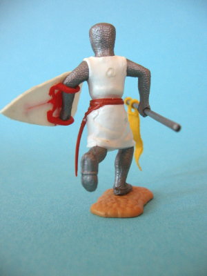 Rückseite einer Timpo-Toys Figur mit Lanze